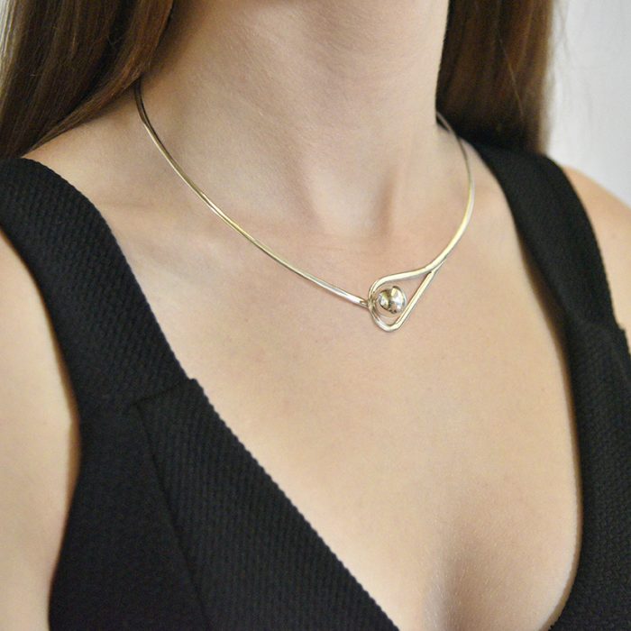Solid silver clip in ball neckpiece - Image 2