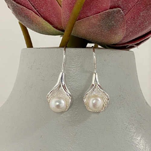 Sterling silver freshwater pearl lily flower shape drop earrings 30mm long