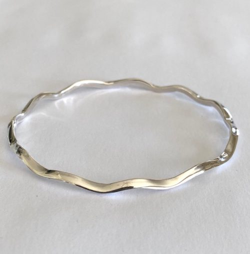 Sterling silver simple wave bangle