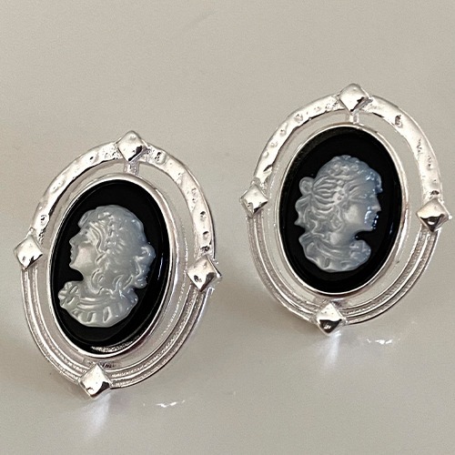 Sterling silver mother of pearl oval cameo stud earrings 21mm size