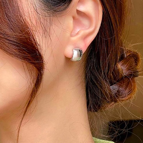 Sterling silver classic rectangular curve stud earrings 11mm size
