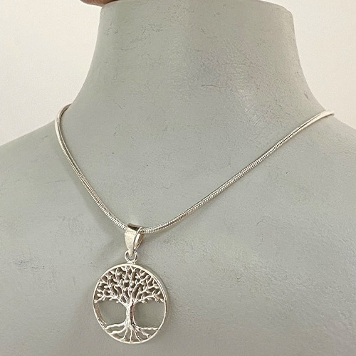 Sterling silver classic tree of life pendant 30mm long