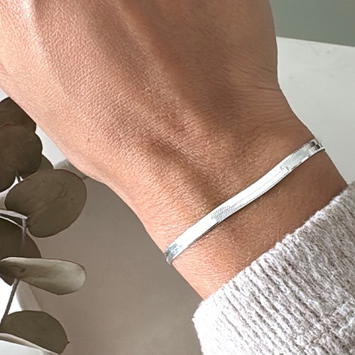 Sterling silver 5mm wide Flat Herringbone bracelet
