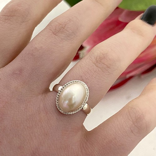 Sterling silver classic dainty oval white Mabe pearl ring 15mm wide