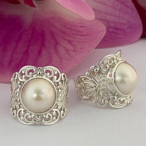 Sterling silver fillagree floral designs white mabe pearl ring 20mm wide