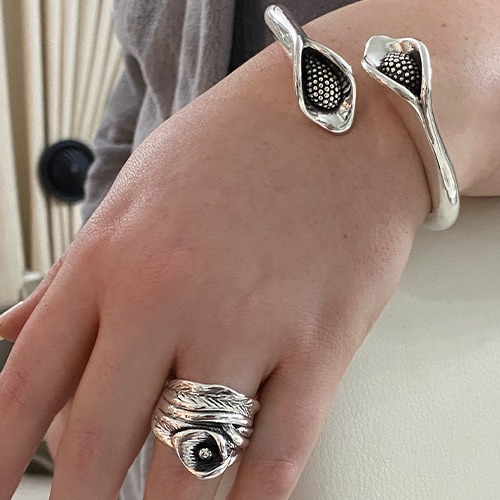 Sterling silver double lily flower design hinge bangle
