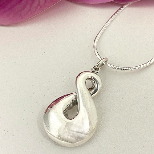 Sterling silver classic twist design medium size pendant 45mm long