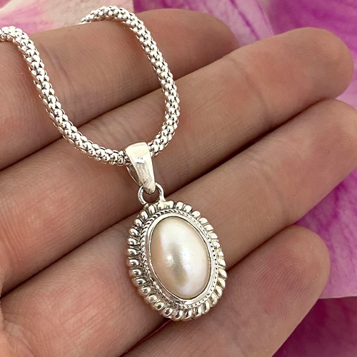 Sterling silver rope pattern oval mabe pearl pendant 30mm long