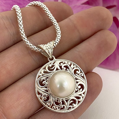 Sterling silver fillagree pattern white mabe pearl round pendant 35mm size