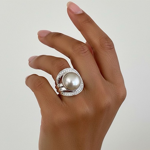 Sterling silver classic white mabe pearl whimsical design ring 21mm wide