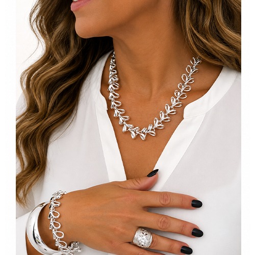 Sterling silver Bow tie design linked necklace 20mm wide